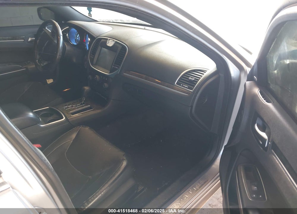 2011 CHRYSLER 300C VIN: 2C3CA6CT5BH531393
