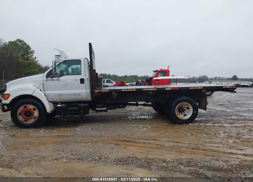 2000 FORD F-650 XL/XLT VIN: 3FDNF6566YMA79568