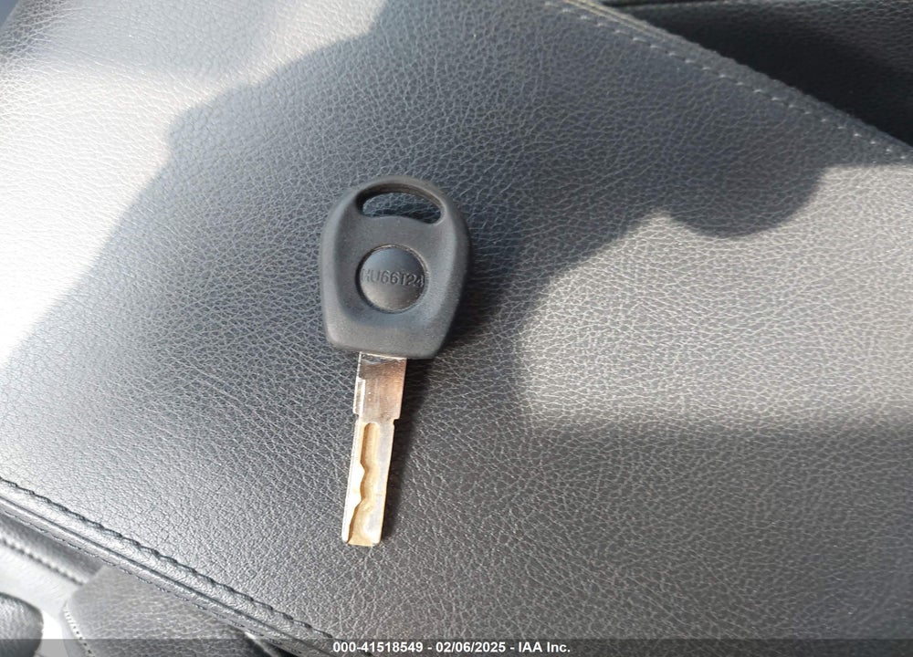 2014 VOLKSWAGEN PASSAT VIN: 1VWAT7A35EC073266