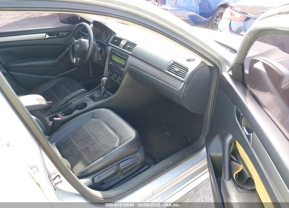 2014 VOLKSWAGEN PASSAT VIN: 1VWAT7A35EC073266