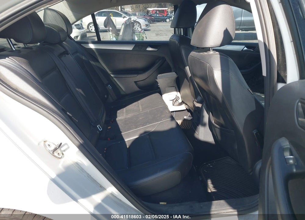 2014 VOLKSWAGEN JETTA 1.8T SE VIN: 3VWD17AJ3EM417533