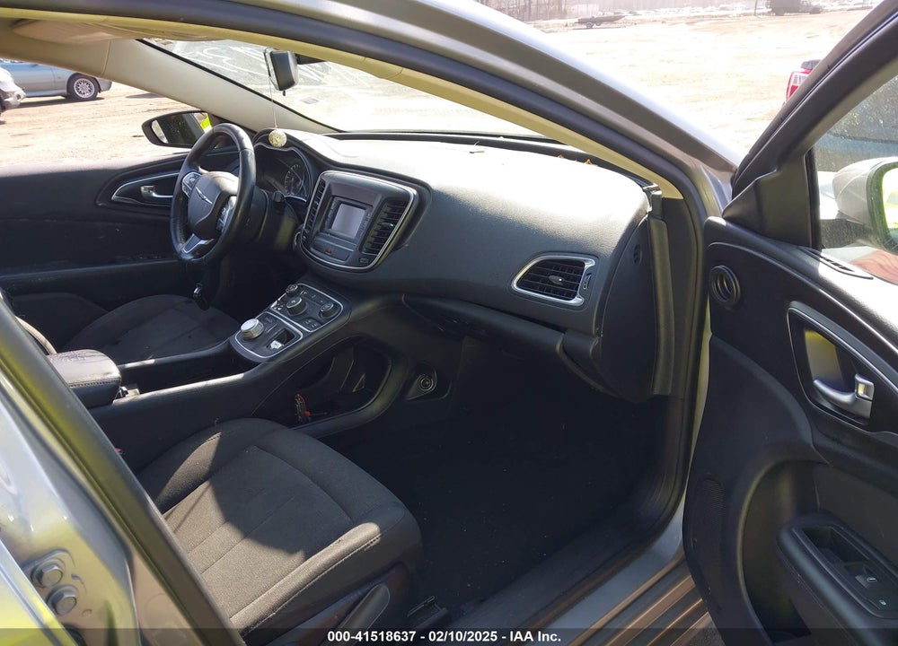 2016 CHRYSLER 200 VIN: 1C3CCCAB6GN136446
