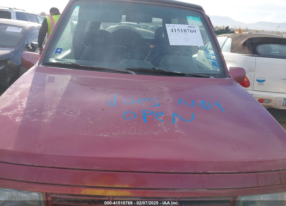 1993 GEO TRACKER VIN: 2CNBJ18U4P6903946
