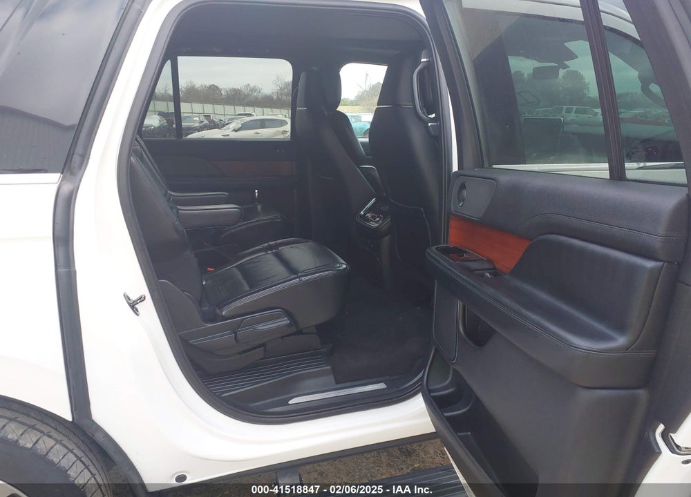 2021 LINCOLN NAVIGATOR RESERVE L VIN: 5LMJJ3KTXMEL02987