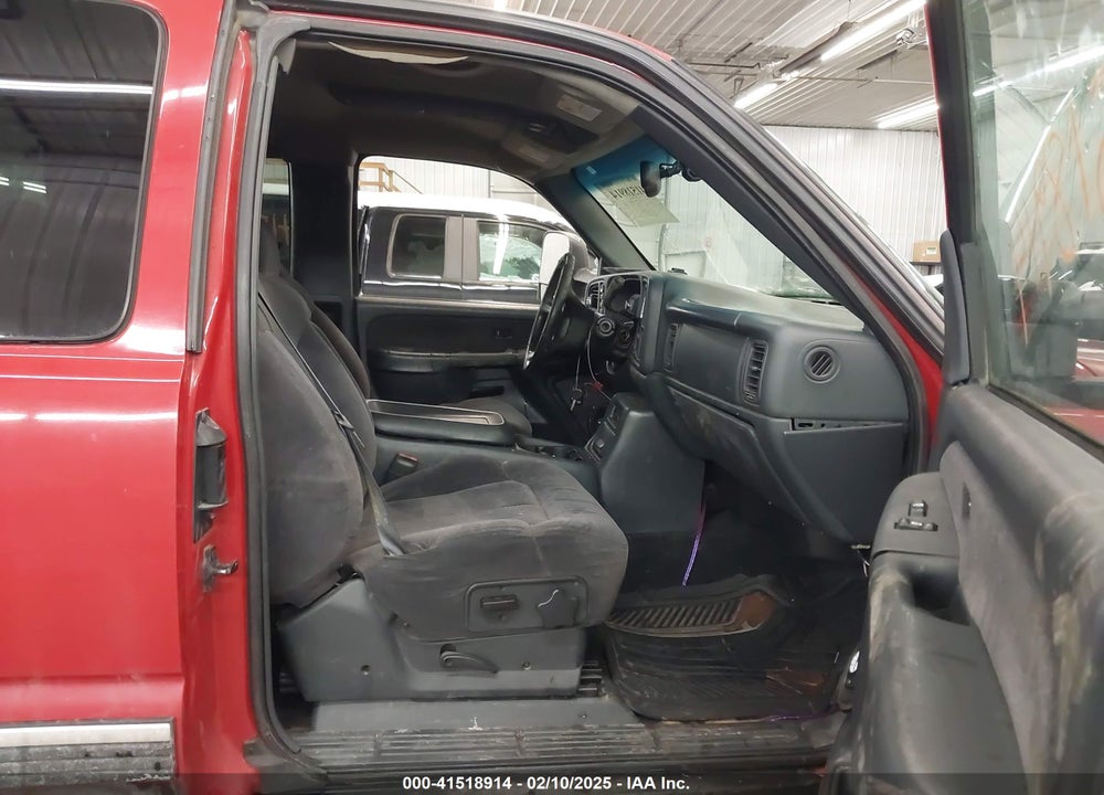 2002 CHEVROLET SILVERADO 1500 LS VIN: 2GCEK19T221128475