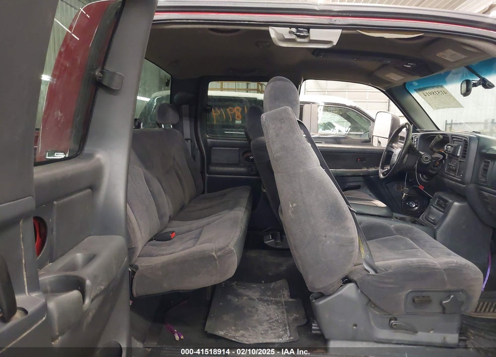 2002 CHEVROLET SILVERADO 1500 LS VIN: 2GCEK19T221128475