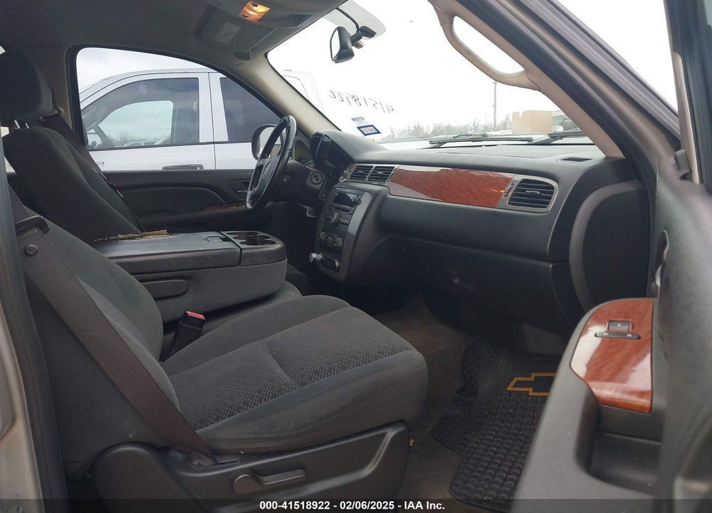 2008 GMC YUKON SLE VIN: 1GKFC13C38R163590