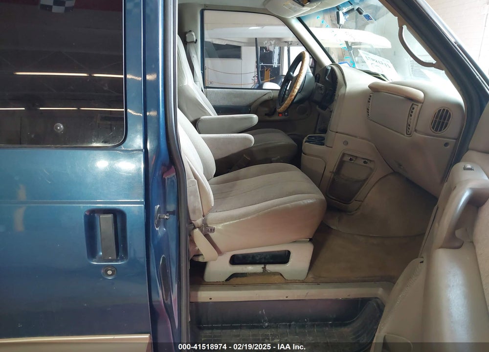 2002 GMC SAFARI SLE VIN: 1GKDM19X62B512773