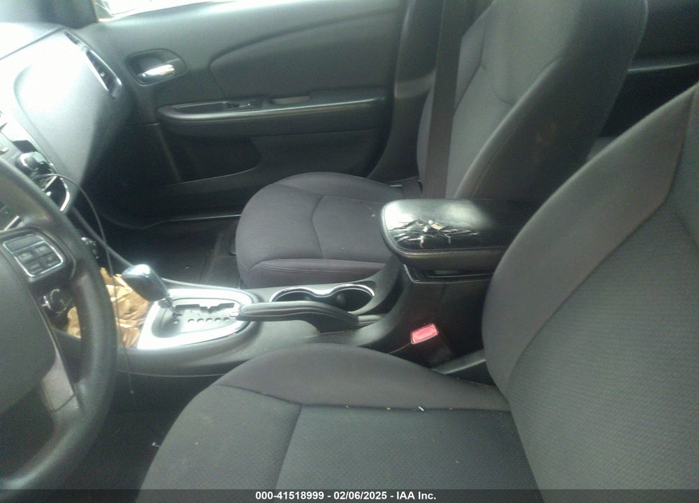 2013 CHRYSLER 200 VIN: 1C3CCBAB8DN686608