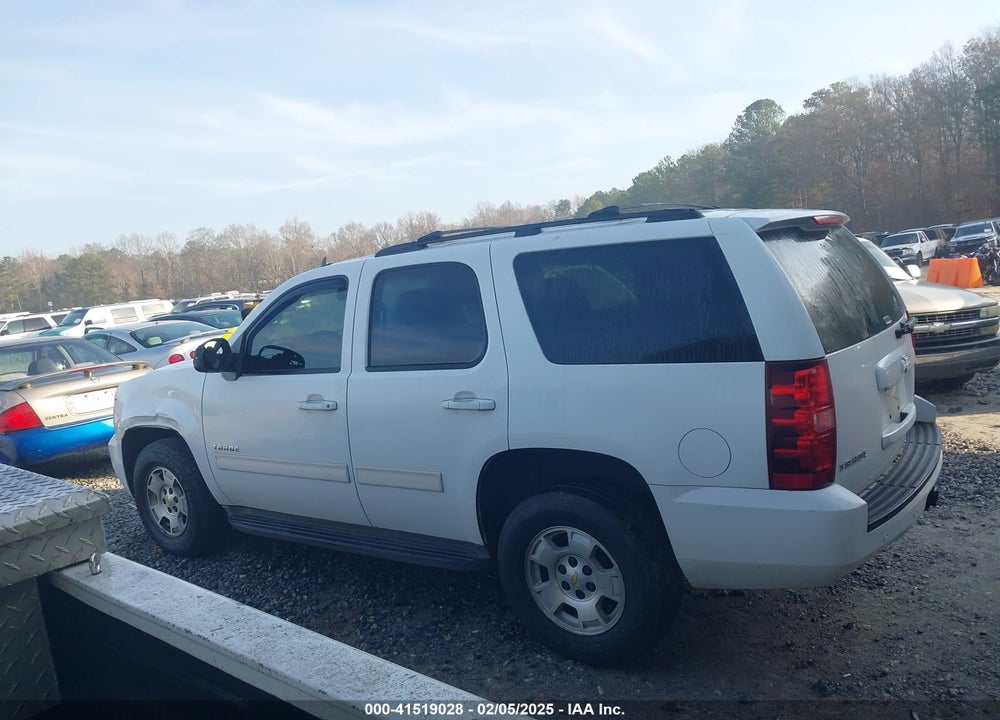 2011 CHEVROLET TAHOE LS VIN: 1GNSCAE00BR356467