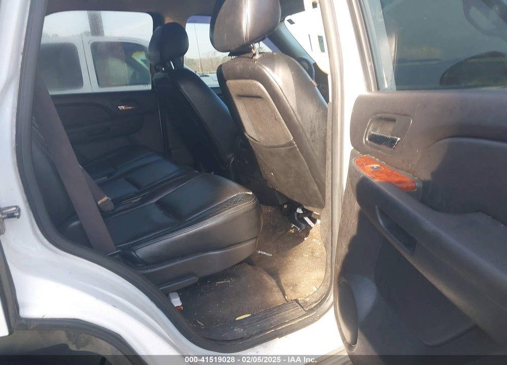 2011 CHEVROLET TAHOE LS VIN: 1GNSCAE00BR356467