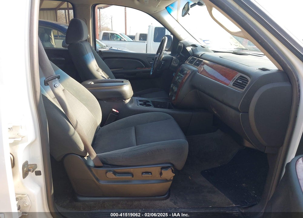 2009 CHEVROLET TAHOE LT1 VIN: 1GNFK23089R236584