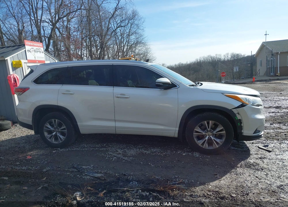 2015 TOYOTA HIGHLANDER XLE V6 VIN: 5TDJKRFH5FS181408