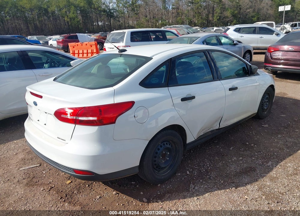 2016 FORD FOCUS VIN: 1FADP3E23GL256933