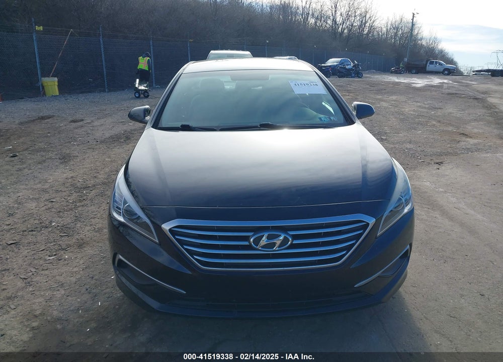 2016 HYUNDAI SONATA SE VIN: 5NPE24AF4GH291044