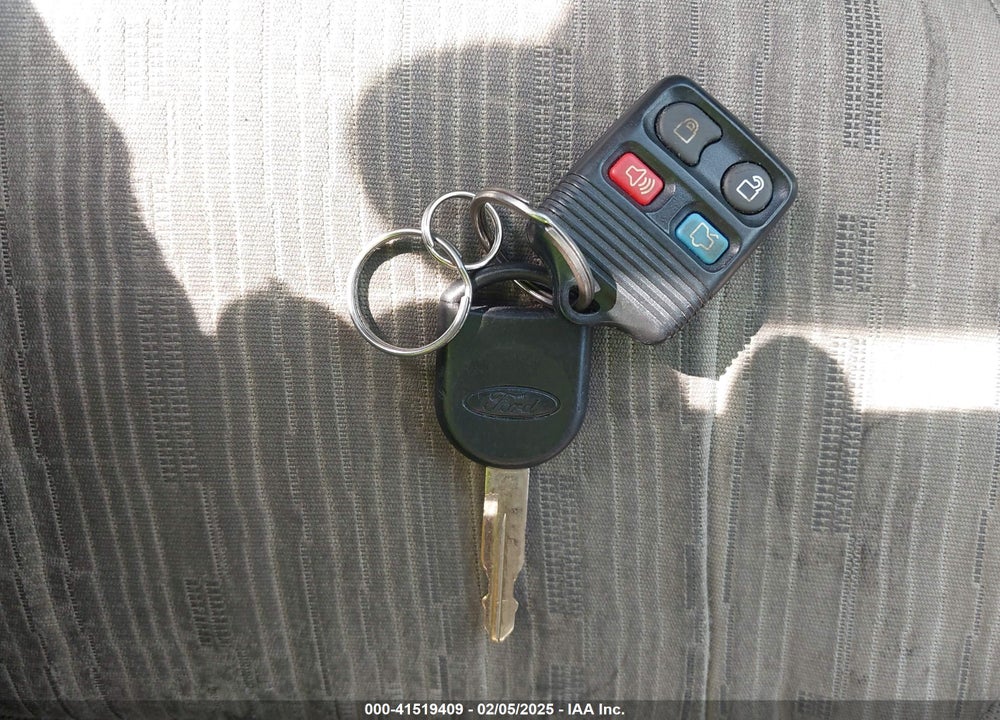 2008 FORD FOCUS SE VIN: 1FAHP35N38W276739