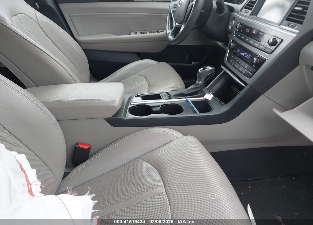 2016 HYUNDAI SONATA VIN: 5NPE34AF5GH329717