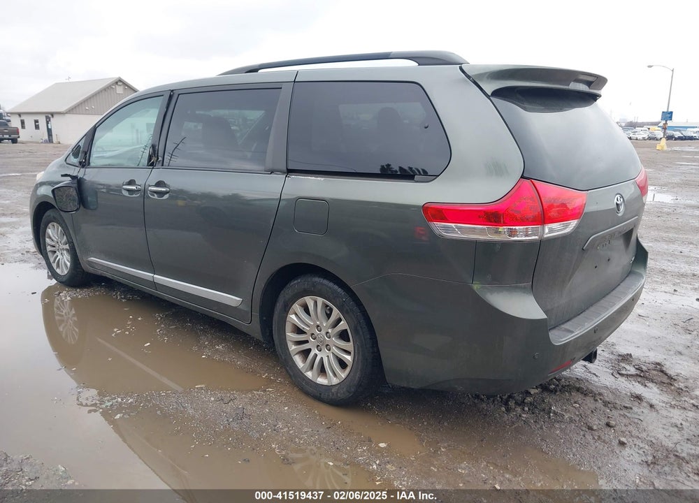 2013 TOYOTA SIENNA XLE LIMITED VIN: 5TDYK3DC8DS375852