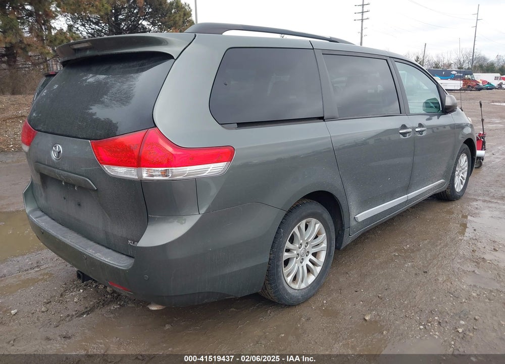 2013 TOYOTA SIENNA XLE LIMITED VIN: 5TDYK3DC8DS375852