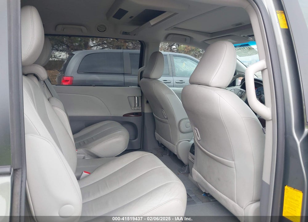 2013 TOYOTA SIENNA XLE LIMITED VIN: 5TDYK3DC8DS375852