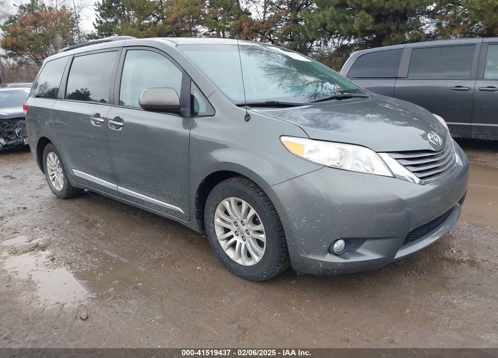2013 TOYOTA SIENNA XLE LIMITED VIN: 5TDYK3DC8DS375852