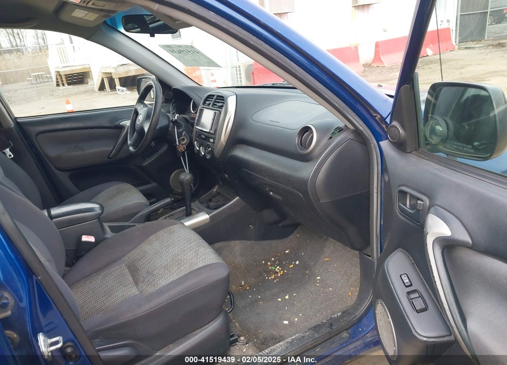 2005 TOYOTA RAV4 VIN: JTEGD20VX50077052