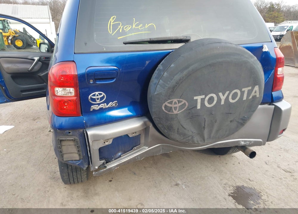 2005 TOYOTA RAV4 VIN: JTEGD20VX50077052