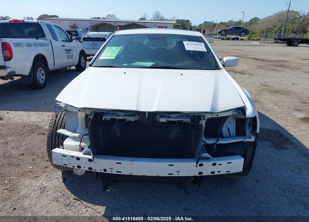 2013 CHRYSLER 300 VIN: 2C3CCABG2DH504088