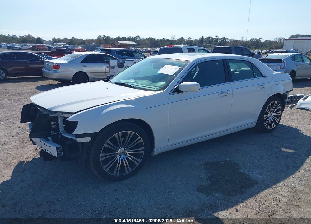 2013 CHRYSLER 300 VIN: 2C3CCABG2DH504088