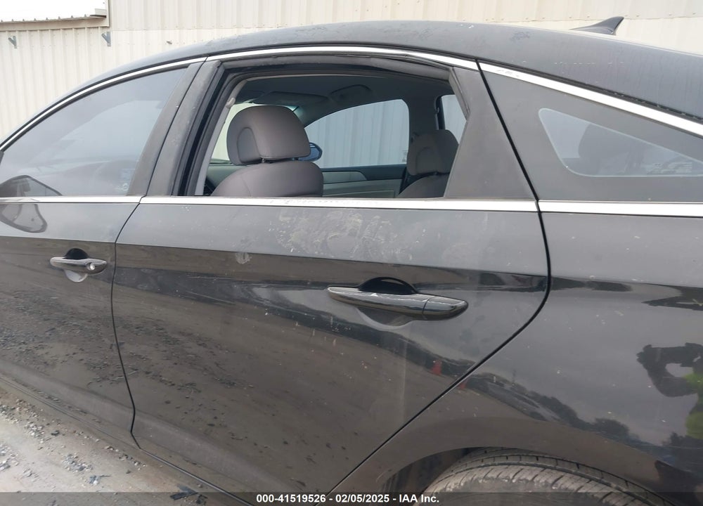 2015 HYUNDAI SONATA VIN: 5NPE24AF6FH239638