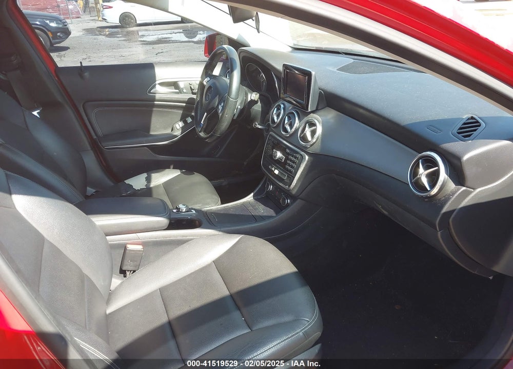 2015 MERCEDES-BENZ GLA 250 VIN: WDCTG4EB3FJ173454