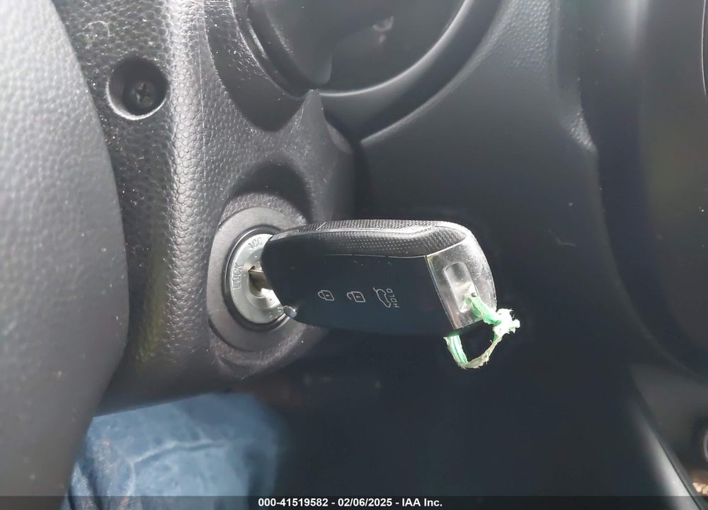 2014 KIA SOUL VIN: KNDJN2A29E7743899