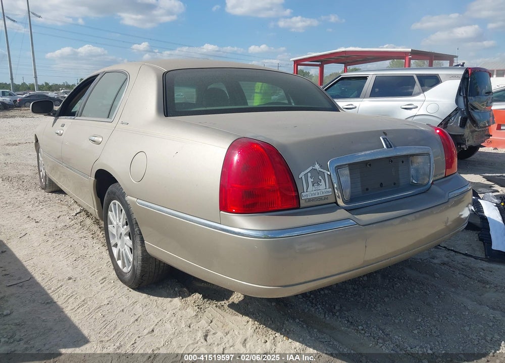 2006 LINCOLN TOWN CAR VIN: 1LNHM81V56Y650688