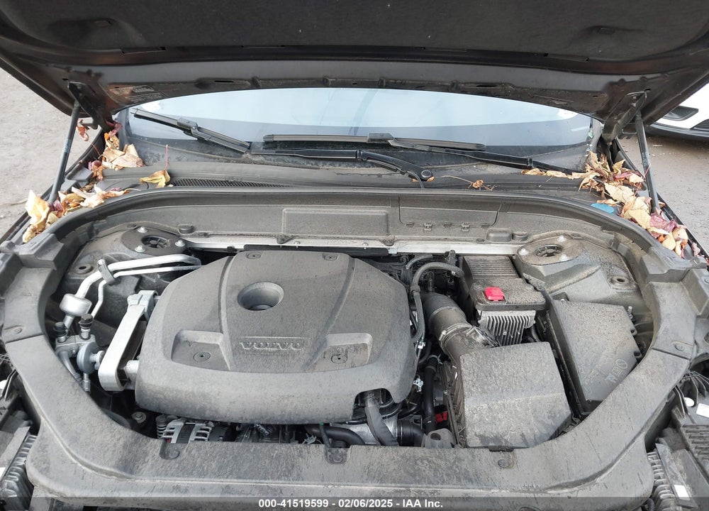 2019 VOLVO XC60 VIN: LYV102RK4KB202463
