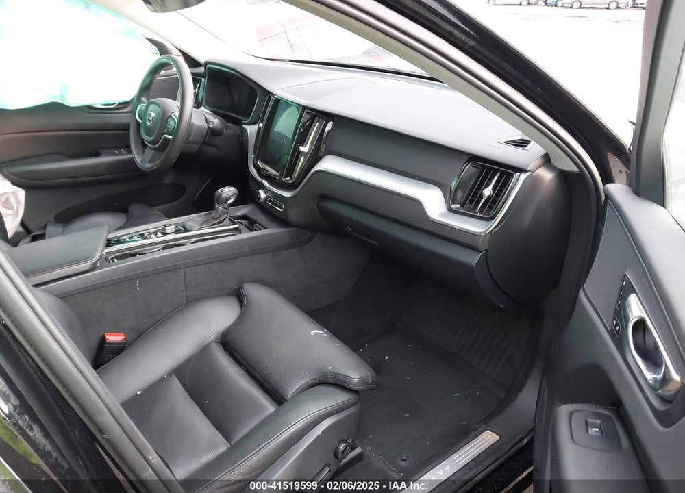 2019 VOLVO XC60 VIN: LYV102RK4KB202463