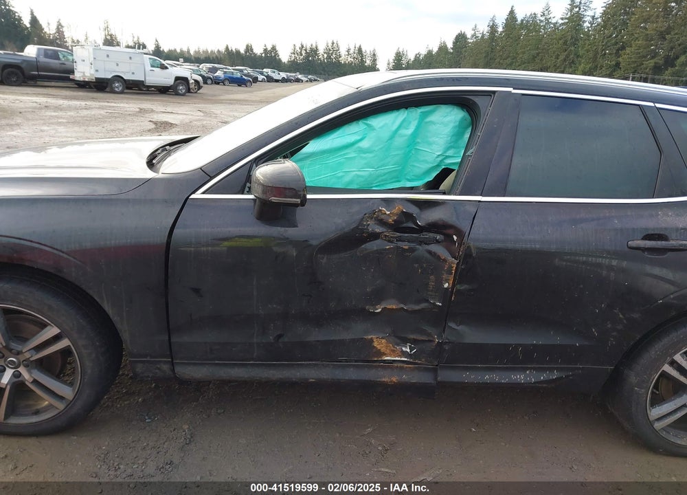 2019 VOLVO XC60 VIN: LYV102RK4KB202463