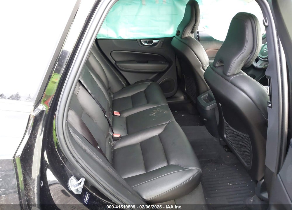 2019 VOLVO XC60 VIN: LYV102RK4KB202463