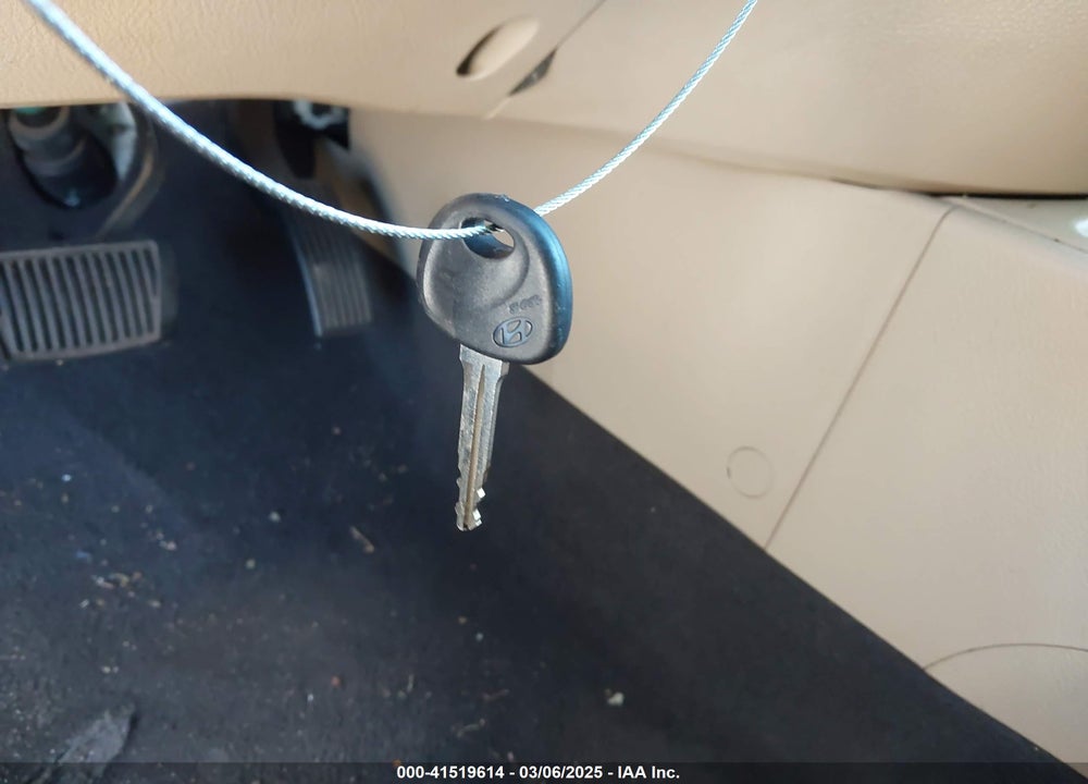 2011 HYUNDAI SANTA FE VIN: 5XYZG3AB1BG055154