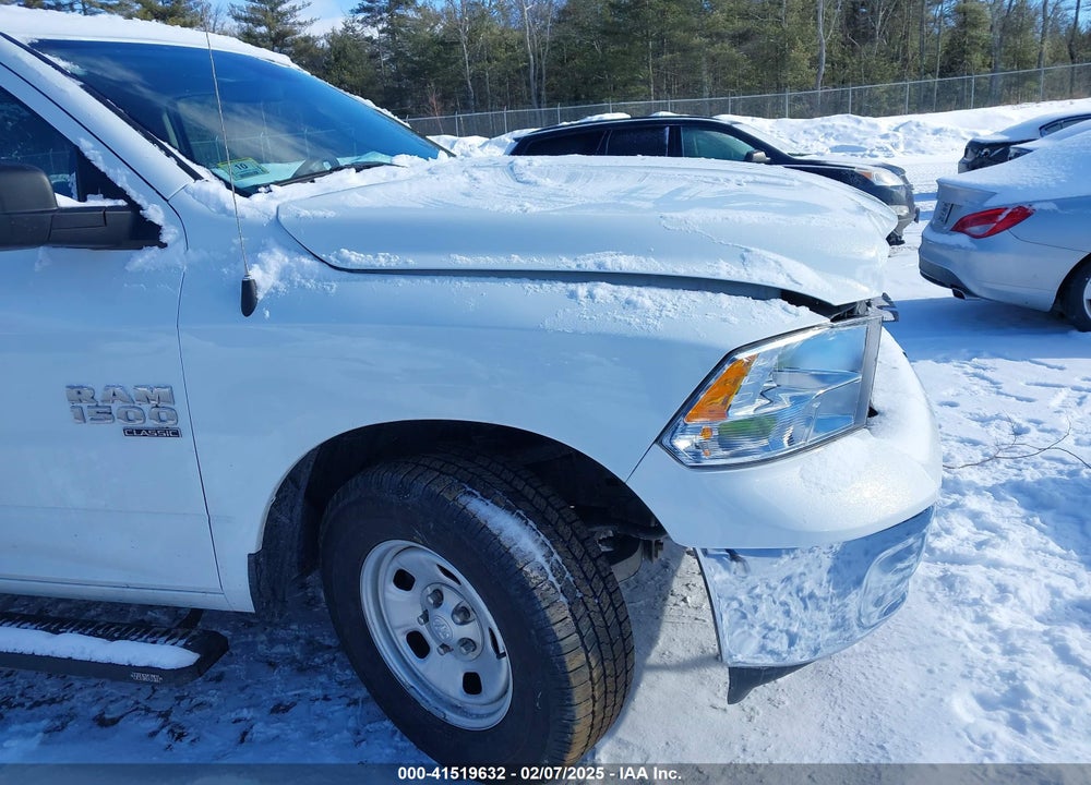 2022 RAM 1500 CLASSIC VIN: 3C6JR6DG4NG412663