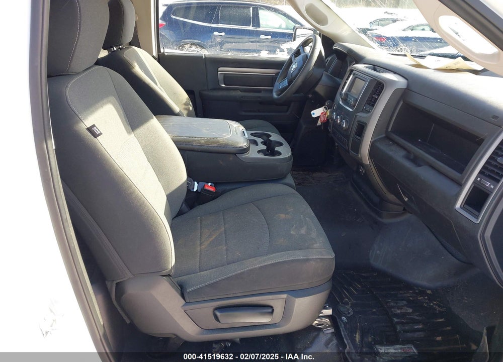 2022 RAM 1500 CLASSIC VIN: 3C6JR6DG4NG412663