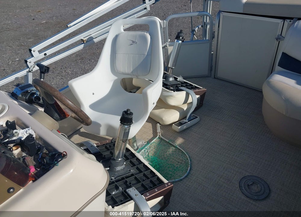 2006 SUNTRACKER BOAT VIN: BUJ10636L506