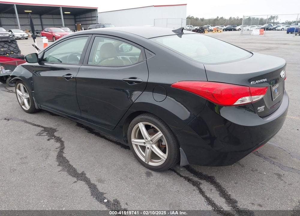 2013 HYUNDAI ELANTRA VIN: 5NPDH4AE9DH257629