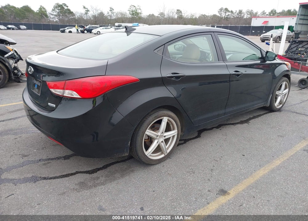 2013 HYUNDAI ELANTRA VIN: 5NPDH4AE9DH257629