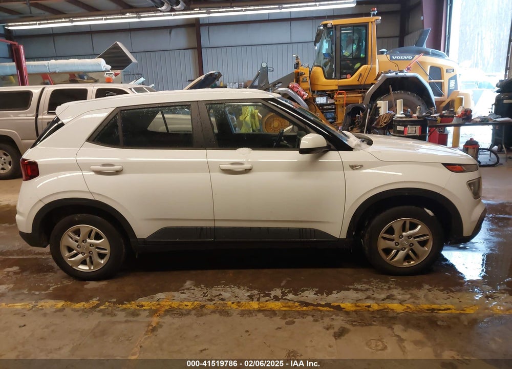 2021 HYUNDAI VENUE SE VIN: KMHRB8A36MU104673
