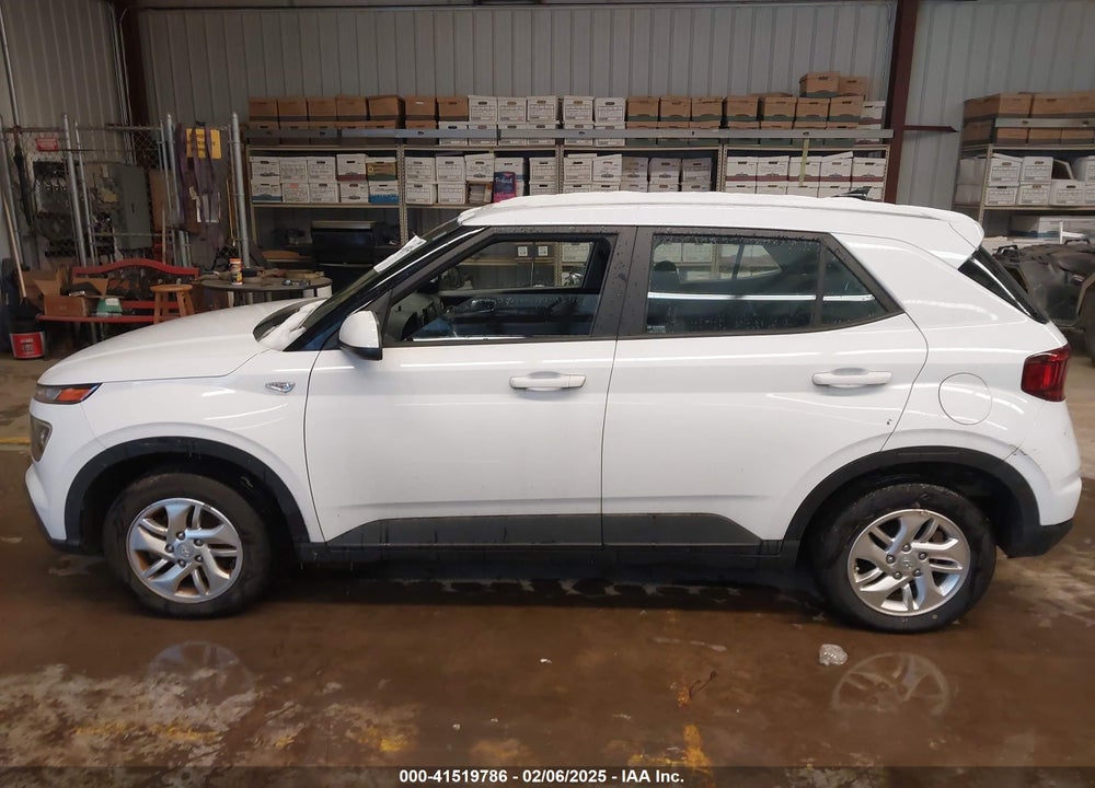 2021 HYUNDAI VENUE SE VIN: KMHRB8A36MU104673