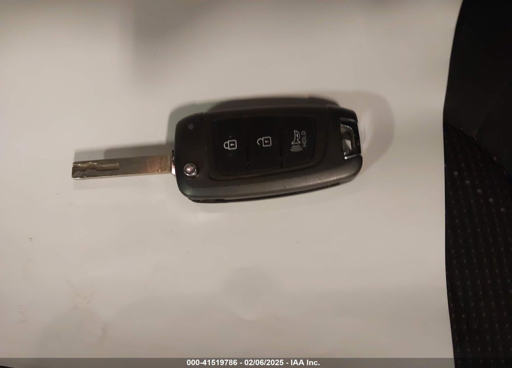 2021 HYUNDAI VENUE SE VIN: KMHRB8A36MU104673