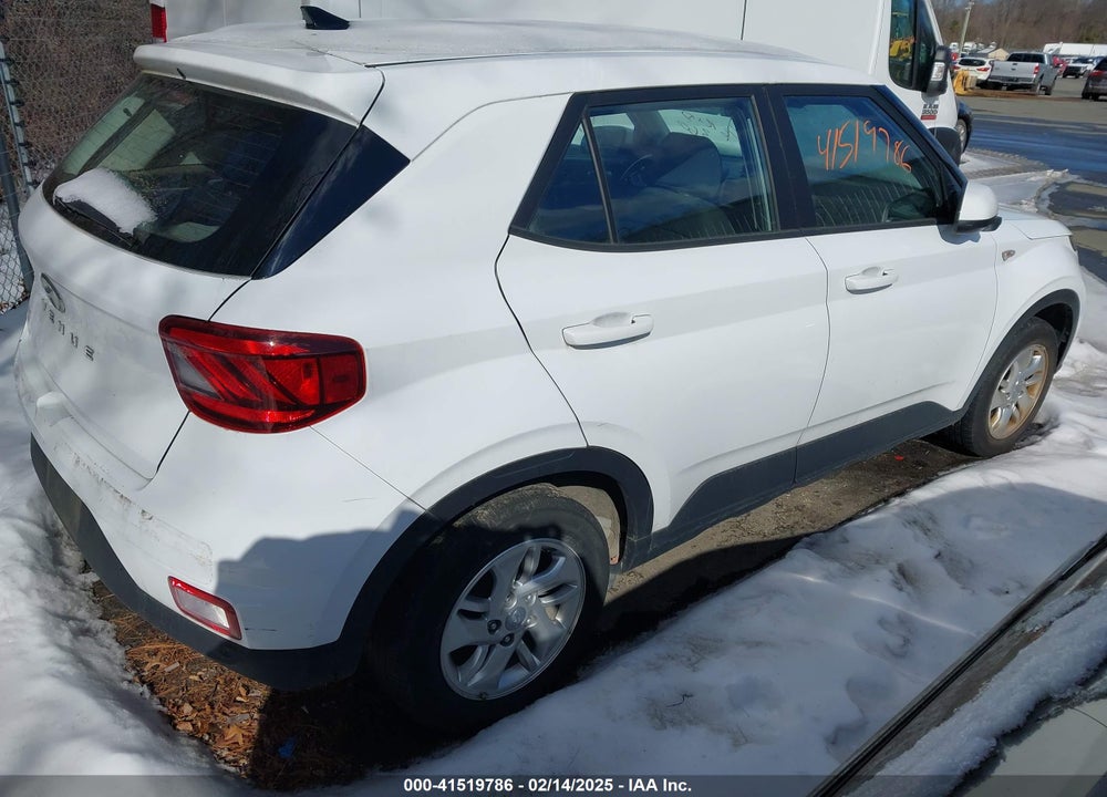 2021 HYUNDAI VENUE SE VIN: KMHRB8A36MU104673
