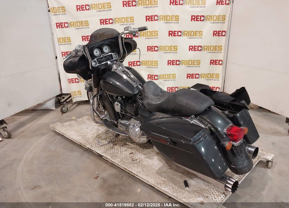 2009 HARLEY-DAVIDSON FLHX VIN: 1HD1KB4159Y624208