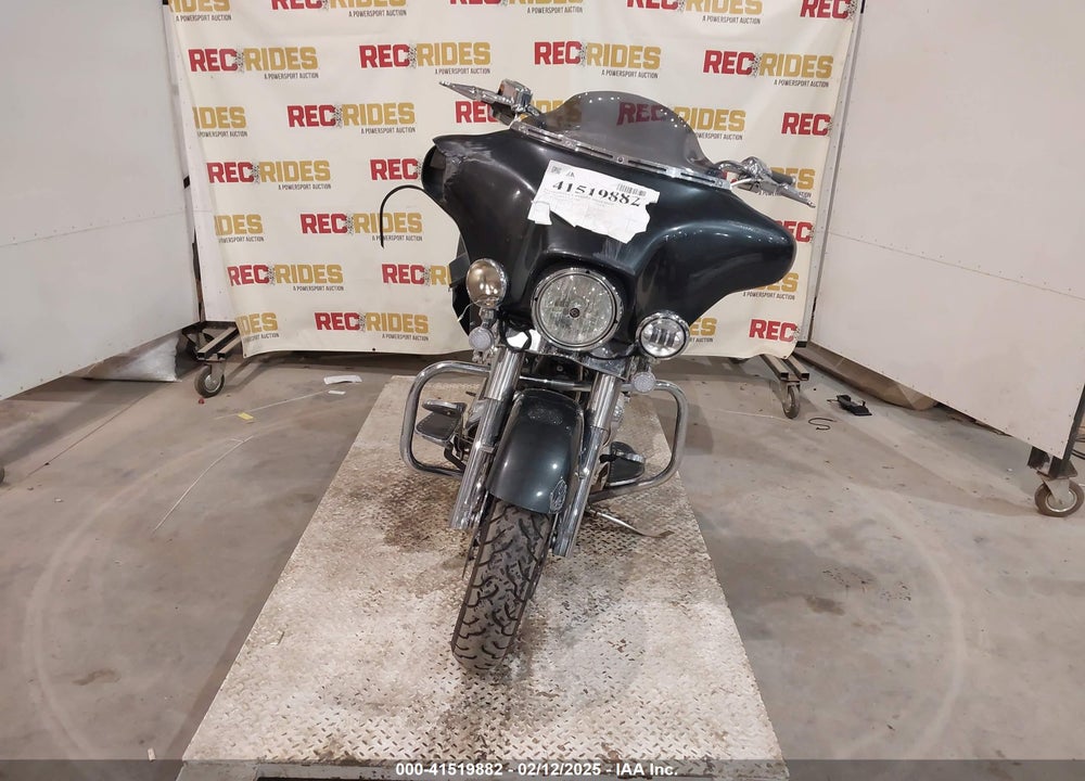 2009 HARLEY-DAVIDSON FLHX VIN: 1HD1KB4159Y624208