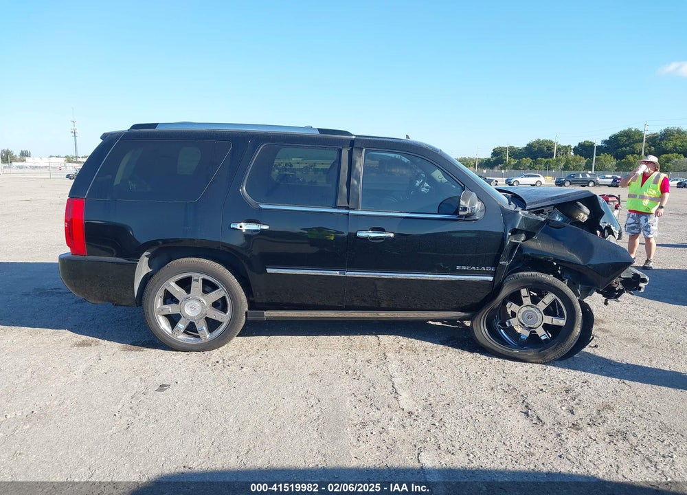 2011 CADILLAC ESCALADE PREMIUM VIN: 1GYS3CEF7BR319516